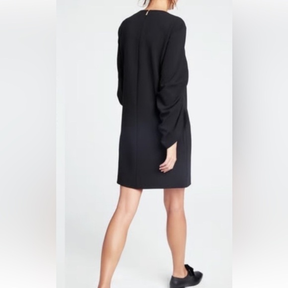 NWT Tibi Sculpted Sleeve Shift Dress in Black Women’s Size 12 $425 Retail - Picture 2 of 12